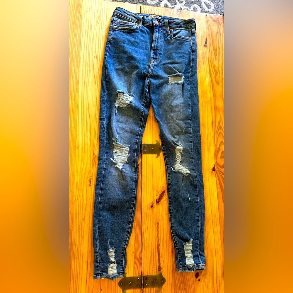 Forever 21 distressed skinny jeans 022